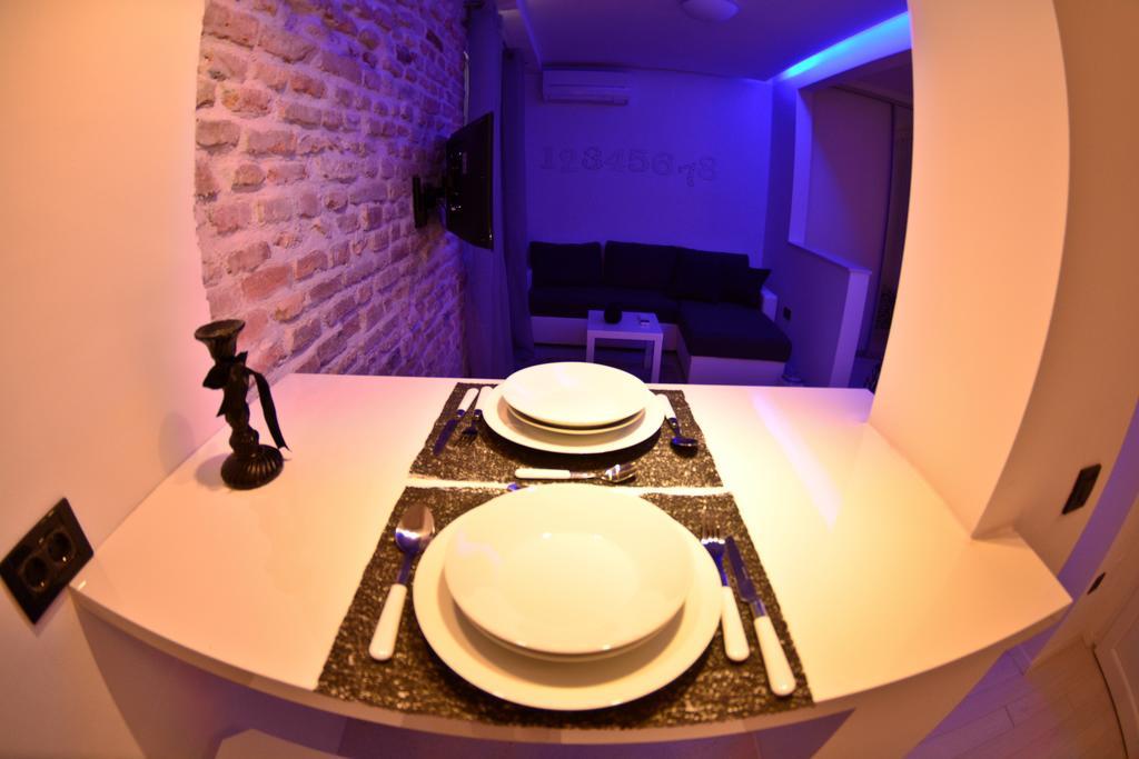 Apartment Sweet Studios
