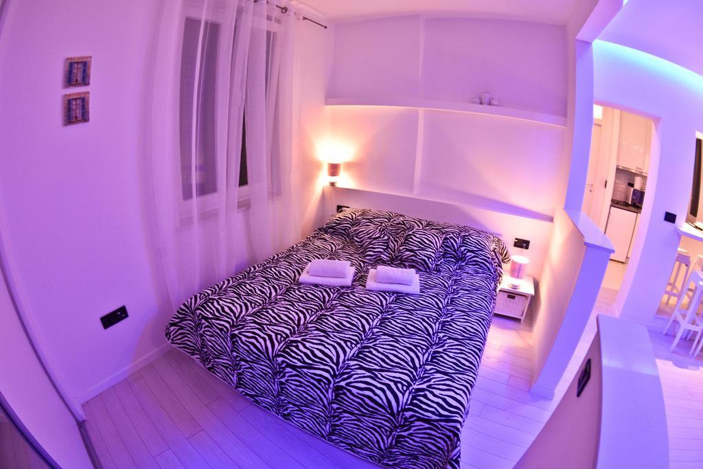 Apartment Sweet Studios *