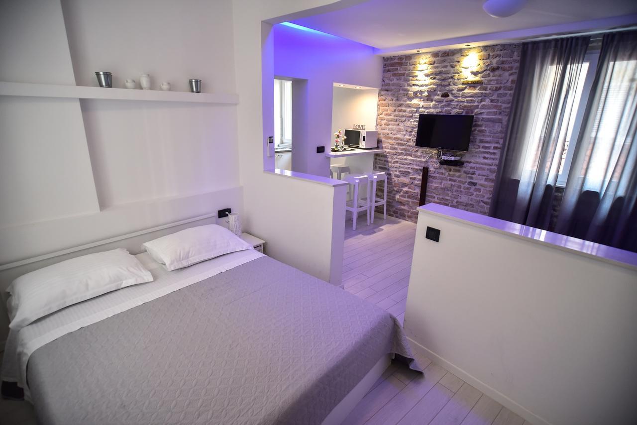 Apartment Sweet Studios